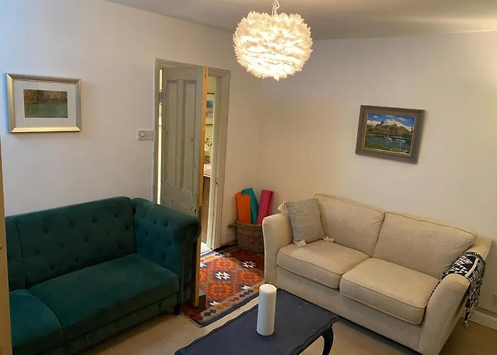 The Dragonfly Bnb, Glastonbury